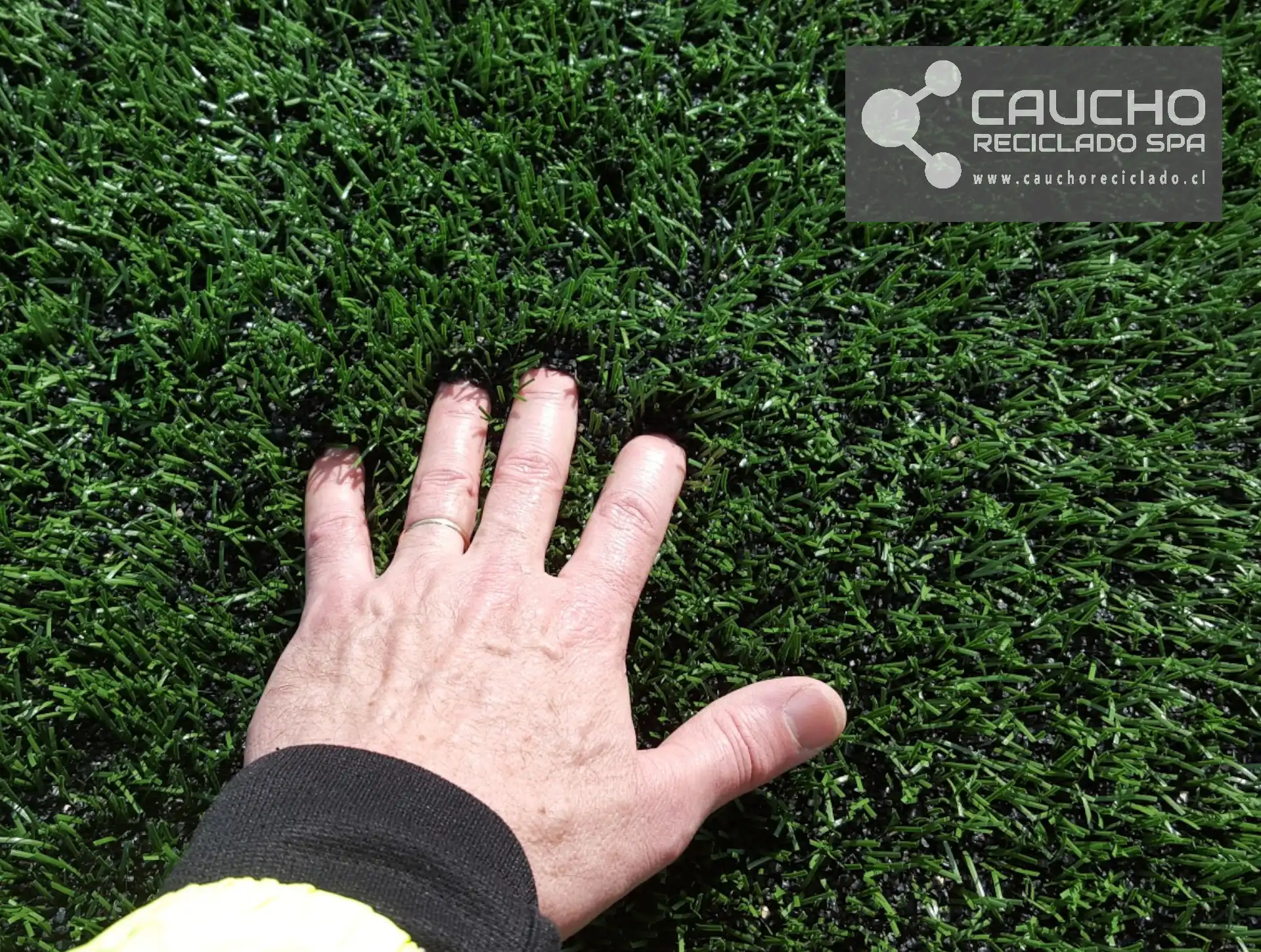 Caucho Granulado para Grass Sintético: Guía Completa de Usos y Beneficios
