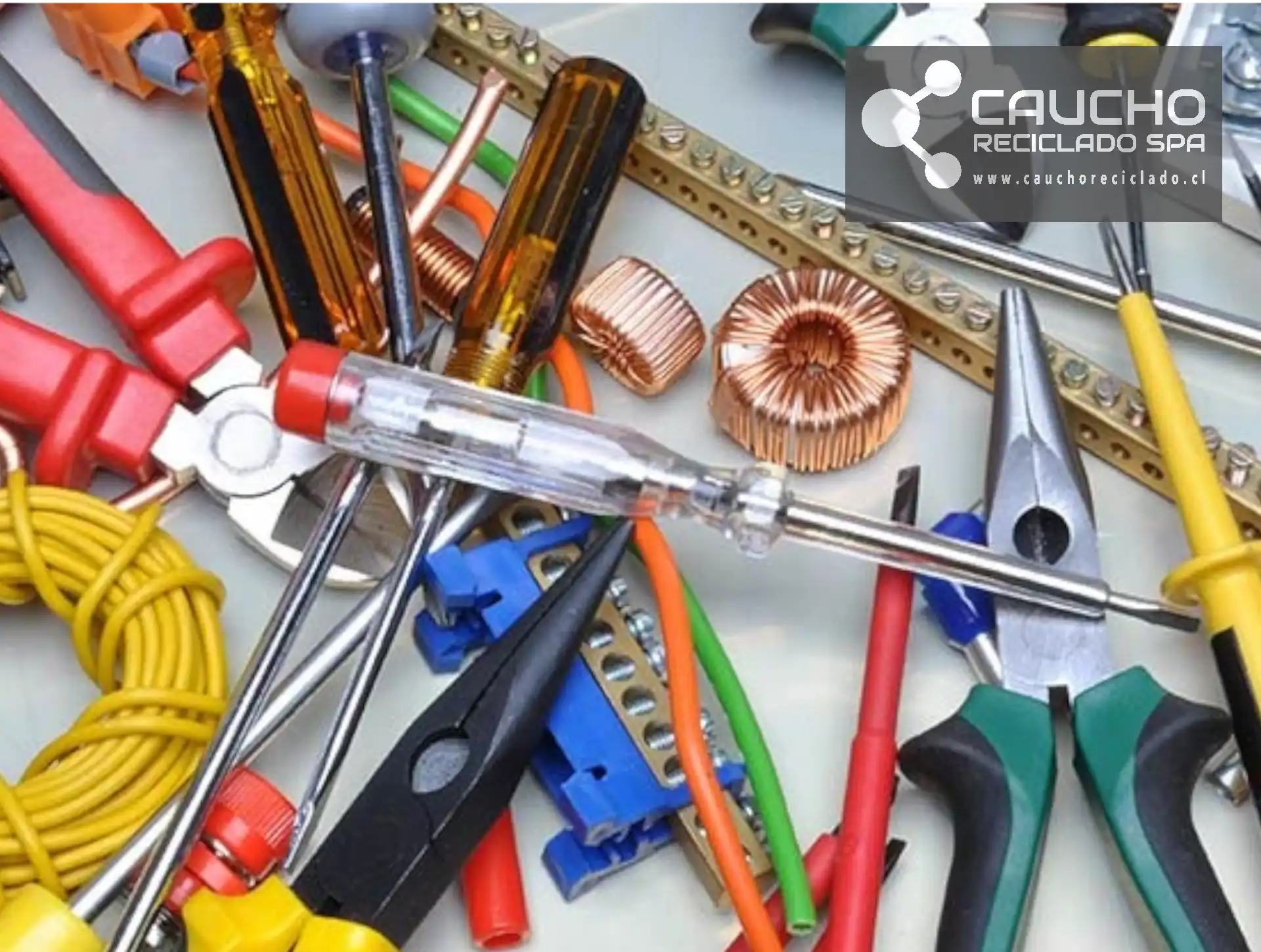 Caucho Reciclado: Revestimiento de Seguridad para Herramientas Eléctricas